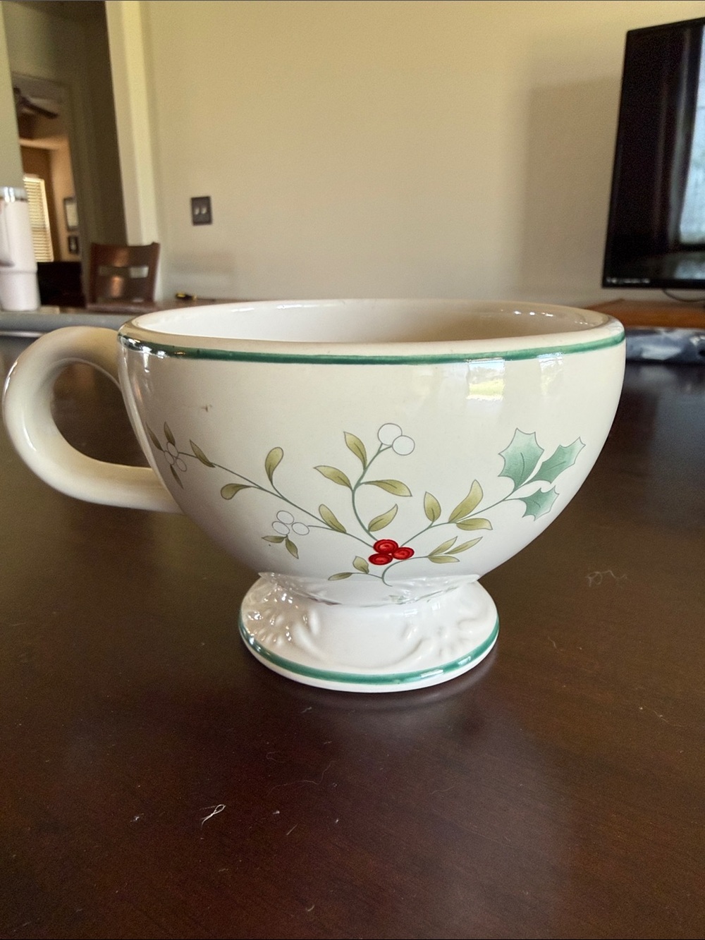 Pfaltzgraff Winterberry Footed Mug with Green Trim